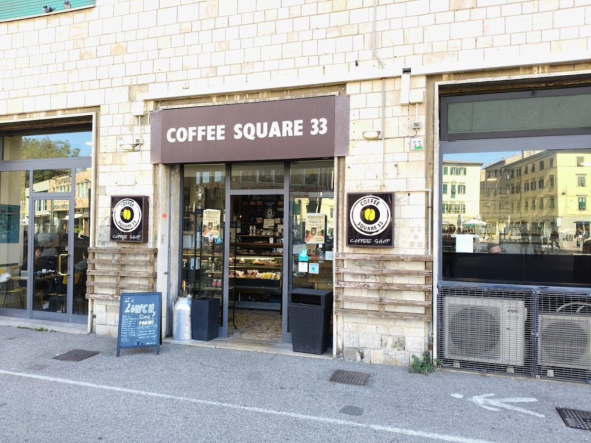 Coffee Square 33